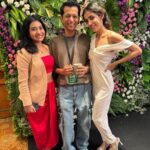 Priya Banerjee Instagram - A fun filled fest with some interesting interactions n even more interesting people 🤍 #OTTIndiafest @realbollywoodhungama HMUA @makeupbychanch Stylist: @jigisha.dalal Jumpsuit: @lavishalice Neck chain: @whbm Heels: @zara