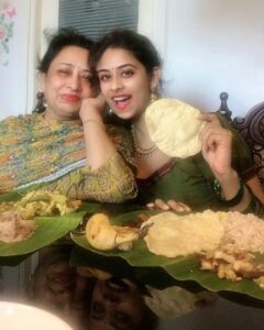 Priyaa Lal Instagram - HAPPY ONAM 🌼🌺
#happyonam #onam #festival #momanddaughter