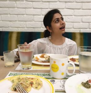Priyaa Lal Instagram - When you are stuck between Food and Football 🤦‍♀️
#footballlife #instagood #instagramfood 
#football⚽ #instagram