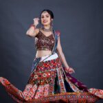 Priyanka KD Instagram - Costume : @heenadesignerstudio.fabrics #priyankakholgade #photography #photooftheday #picoftheday #instagram #instadaily #mumbai #navratrilook