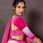 Priyanka KD Instagram - Pink 💗………. Costume: @heenadesignerstudio.fabrics makeup: @diptidedhiamua #photoshoot #photography #pictures #picoftheday #garba #navratrilook #navratrispecial #pink #pinky #priyankakholgade #gujrat #mumbai #maharashtra