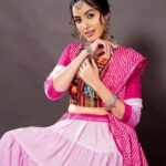 Priyanka KD Instagram - Pink 💗………. Costume: @heenadesignerstudio.fabrics makeup: @diptidedhiamua #photoshoot #photography #pictures #picoftheday #garba #navratrilook #navratrispecial #pink #pinky #priyankakholgade #gujrat #mumbai #maharashtra