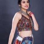 Priyanka KD Instagram - Costume: @heenadesignerstudio.fabrics 📸: @samjoe.official makeup: @diptidedhiamua …… #priyankakholgade #instagram #instagood #instadaily #photography #photooftheday #picoftheday #love #lifestyle #life #happy #smile #garba #garbanight #navratri #navratrispecial #gujrat #mumbai #maharashtra