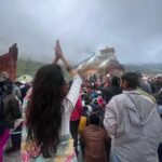 Priyanka KD Instagram - 6th jyotirling complete in श्रावण .. मैंने तो इच्छा माँगी थी पूरी तो उन्होंने की … 22 km walk के समय बोहोत problems आए क्यूकी की मैंने किसीका सहारा ना लेने का ठान लिया था पर मेरे बाबा आने द्वार के बाद जो सुकून मिला और साथी मैं अभिषेक भी किया तो वो feelings उसको बयान करने के लिए शब्द नहीं हैं …. बोलो जय श्री केदार 🙏🏻 #harharmahadev #harharmahadevॐ #kedarnath #jyotirling #hindutemple #mahadev #ॐ_नमः_शिवाय #priyankakholgade श्री केदारनाथ ज्योतिर्लिंग ,उत्तराखण्ड