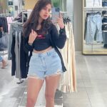 Priyanka KD Instagram - Shopping time 😍…. #photooftheday #photooftheday #pics #pictures #shoppingmood #photo #smile #happy #mumbai #maharashtra Phoenix Marketcity - Mumbai