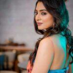 Priyanka Mondal Instagram - Mera Yeh Hoosn Jawa 💙🧡 📷 - @argha_giri 💄 - @dassourav3 🧚‍♀️ - @debjanighoshofficial 🔗 - @rudrakshprnads #photos #photooftheday #photoshoot #explorepage #foryou #portraits #portraitphotography #instafashion #instadaily #instagram SCRAPYARD