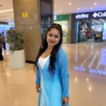 Priyanka Pandit Instagram - भगवद गीता: अध्याय 16, श्लोक 13-15 आसुरी व्यक्ति सोचते हैं, "मैंने आज बहुत धन अर्जित किया है, और अब मैं अपनी यह इच्छा पूरी करूंगा। यह मेरा है, और कल मेरे पास इससे भी अधिक होगा। उस शत्रु को मैंने नष्ट कर दिया है, और मैं दूसरों को भी नष्ट कर दूँगा! मैं स्वयं भगवान की तरह हूं, मैं भोक्ता हूं, मैं परिपूर्ण हूं, मैं शक्तिशाली हूं, और मैं खुश हूं। मैं धनी हूं और मेरे उच्च पदस्थ रिश्तेदार हैं। मेरे बराबर और कौन है? मैं (स्वर्गीय देवताओं के लिए) यज्ञ करूँगा; मैं भिक्षा दूँगा; मैं आनन्दित होऊंगा।” इस प्रकार वे अज्ञान से मोहित हो जाते हैं। Mumbai, Maharashtra