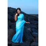 Priyankha Masthani Instagram - சுத்தமாய் என்னை மறந்து போனேன் மொத்தமாய் நீ அள்ளும் போது🤍 Stylist:- @rashi__makeupartist Pc:- @colorgram.photography #priyankhamasthani #priyankha #villagegirl #salemponnu #masthani #priyanka #mastani #beachshoot #bluesaree #photoshoot #sareeshoot Chennai, India