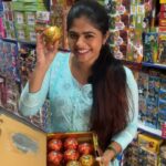 Priyankha Masthani Instagram - Sivakasi Crakers 2023 | 85% தள்ளுபடி சிவகாசி பட்டாசு | ₹2000 போதும் order செய்ய | Siva traders For orders :- call or WhatsApp, 9342352432 7708916530 6369024030 9943743866 Any enquires:- @dineshrocky_003 Siva Traders Crakers Shop:- Booking website:- https://sivakasiqualitycrackers.in/ Full video link in Bio👆🏻