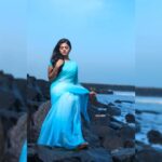 Priyankha Masthani Instagram – வார்த்தைகள் ஊமையாக
உன் வசமானேன்🤍
Stylist:- @rashi__makeupartist
Pc:- @colorgram.photography