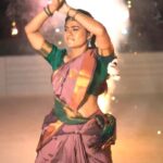 Priyankha Masthani Instagram – Asai noorachi ponga..Indha varusam Diwali vera level ah iruka pogudhu ponga🔥
Happy Diwali to All my love🤩

Vc:- @ajay_clickers___photography_ 
Saree:- @fashistorez

#Diwali #Diwali2023 #deepavali #asainoorachi #trendingbgm #asanoorachi #maasimasam #masimasam #dance #deebavali #crakersdance #priyankhamasthani #priyankha #villagegirl #salemponnu #masthani #priyanka #mastani Omalur, Salem district.
