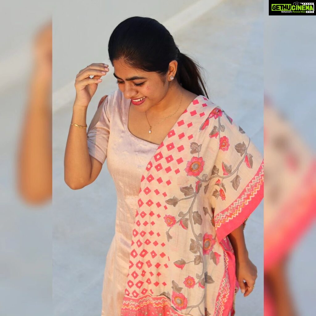 Priyankha Masthani Instagram - Happiness looks gorgeous on me😊 #priyankhamasthani #priyankha #villagegirl #salemponnu #masthani #priyanka #mastani Omalur, Salem district.