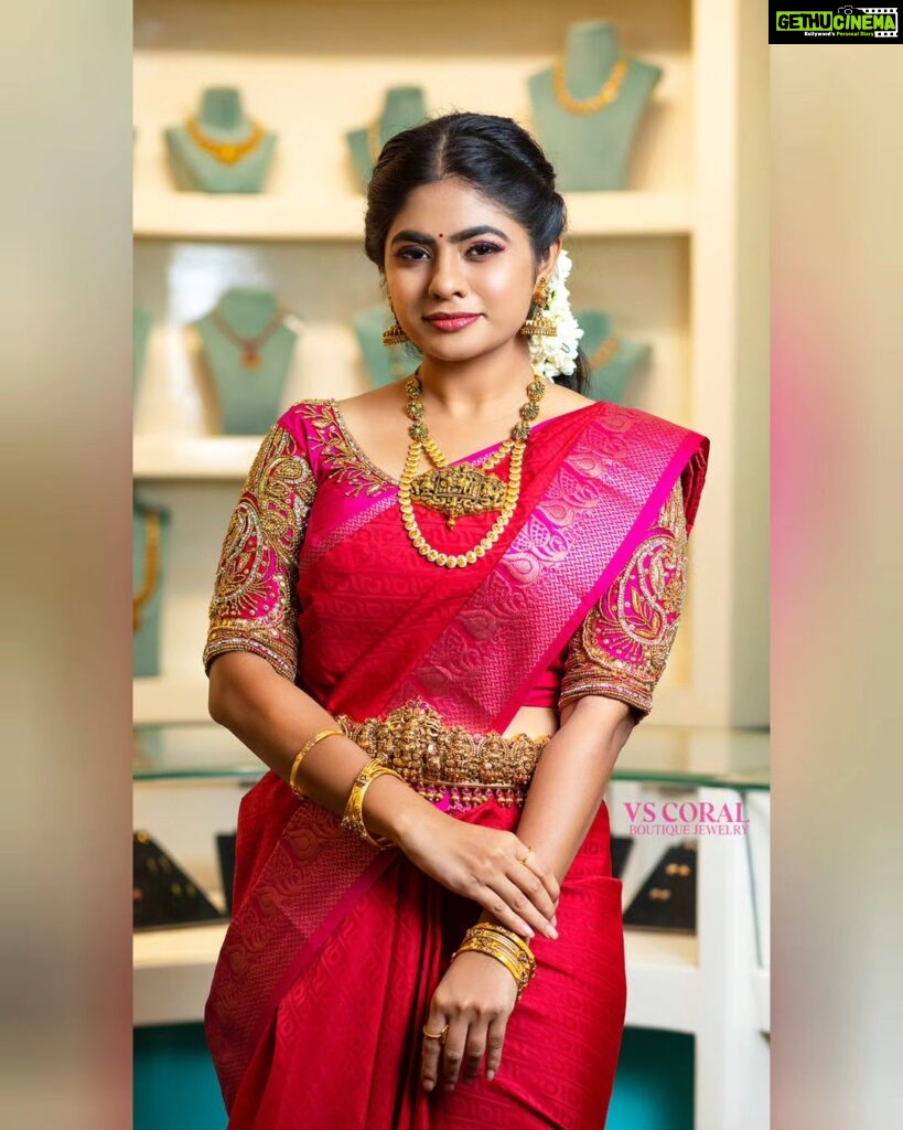 Priyankha Masthani Instagram - Vs coral❣️ The ultimate destination for traditional boutique jewelry ends here. Be our guest and feel the luxury. Jewellery:- @vscoralslm @vsselvamaligaijewelry Makeover:- @rashi__makeupartist Pc:- @pixarque VSSelvamaligaiJewelry