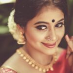 Rachana Narayanankutty Instagram - A glimpse of serenity☀️ Inframe : @rachananarayanankutty Captured by : @nithinnarayanan_ For more queries : 📞 8943066969 #dancersofinstagram #indianclassicalmusic #indianclassicaldancers #bharathanatyam #mohiniyattam #kuchupudi #instagram #instadailyphoto