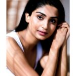 Rachel David Instagram - kids don’t forget your sunscreen // ☀️ . . Photographer @vjwesley Hair & make up @makeuphub.india #sunscreeneveryday #butfirstsunscreen #notasunscreenadvertbutitshouldbe #butvitamindisgoodforyou