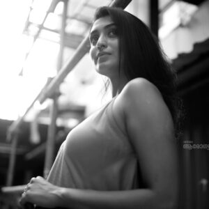 Rachel David Instagram - stages of eye contact // 
.
.
Photographer @syam__babu 
Stylist @joe_elize_joy 
Assisted by @sanliya_sabu 
Hair & make up @rizwan_themakeupboy
