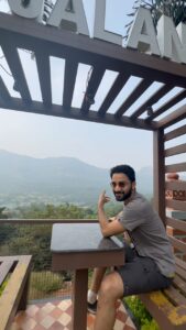 Raghav Juyal Instagram - Doston Mumbai se bahar niklo aur jannat pahunch jao , What a beautiful stay at @jalantaholidays @jalantastays 
Ghar jaisa vibe hai , full power , ❤️