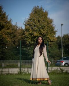 Rajisha Vijayan Instagram - കേരളപിറവി ആശംസകൾ ♥️

👗@kalaakaari 
📸@sanoop.snz

#keralapiravi