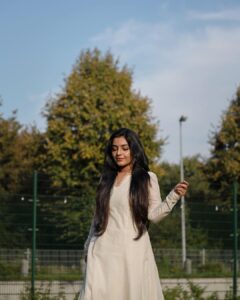 Rajisha Vijayan Instagram - കേരളപിറവി ആശംസകൾ ♥️

👗@kalaakaari 
📸@sanoop.snz

#keralapiravi