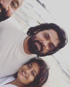 Rakshit Shetty Instagram - ದೂರ ಗಗನದಲಿ ಕನಸ್ಸೊಂದ ಕಂಡು ಕೈ ಚಾಚಿದೆ… ಅಪ್ಪಳಿಸಿ ಕಾಲಿಗೆ ಅಲೆಗಳು, ನಾ ನಡೆದ ಹಾದಿಯನು ಅಳಿಸಿದೆ… 

The only footprint etched is where I stand, And the winds gently caress the dreams in my hand #kanyakumari