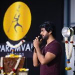 Rakshit Shetty Instagram - A wrap-up ceremony full of smiles, gratitude and cheers! Stills from the Kumbalakaayi event of Paramvah Studios’ two exciting and anticipated projects ‘Bachelor Party’ and ‘Ibbani Tabbida Ileyali’ ♥️ ನಮ್ಮ ಪರಂವಃ ಸ್ಟುಡಿಯೋಸ್ ನಿರ್ಮಾಣದ “ಇಬ್ಬನಿ ತಬ್ಬಿದ ಇಳೆಯಲಿ” ಮತ್ತು “Bachelor ಪಾರ್ಟಿ” ಚಿತ್ರದ ಕುಂಬಳಕಾಯಿ ಕಾರ್ಯಕ್ರಮದ ಒಂದಷ್ಟು ಸಿಹಿ ಕ್ಷಣಗಳು..🤍