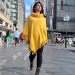 Ranjini Jose Instagram – Don’t know what it’s about yellow and Aussie land 

It’s a gorgeous combo ❤️

#poncho #yellow #mellow #winter #sydney Sydney, Australia