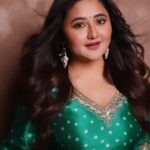 Rashami Desai Instagram – आपको हमारी कसम लौट आइए 💚
.
.
.
.
Jewellery @indianjewellery999
Outfit @shubhayu2524
Pr @oakpinionpr