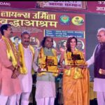 Rati Pandey Instagram - Thank you so much Patna for showering your immense love…especial thanks to Dr.Amulya Singh for making me a part of this beautiful cause.. you are truely an inspiration @amulya1911…it was an honour and pleasure to meet Mr.Ashok Chaudhary(minister of Bihar gov) Mr. Nikhil Kumar(governor of Nagaland and Kerala) 🙏🏻 . . . #patna #event #ratipandey #instareels #patnavibes #bihar #biharkibeti