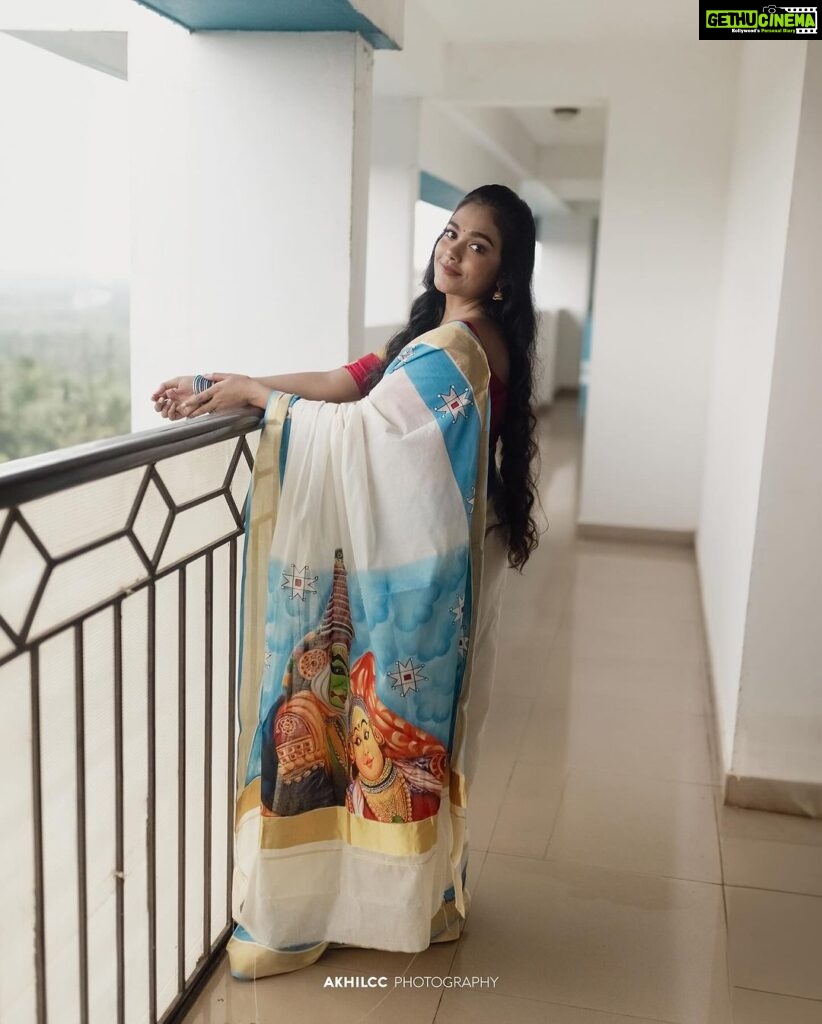 Rebecca Santhosh Instagram - "Simplicity, sophistication, and tradition." . . Saree : @gourishankaram_arts MUH : @akhila_mathwe @touchbyazhaki_ Click by @akhil_cc