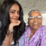 Riddhi Kumar Instagram - Favourite flower favourite females 🧏🏻‍♀️