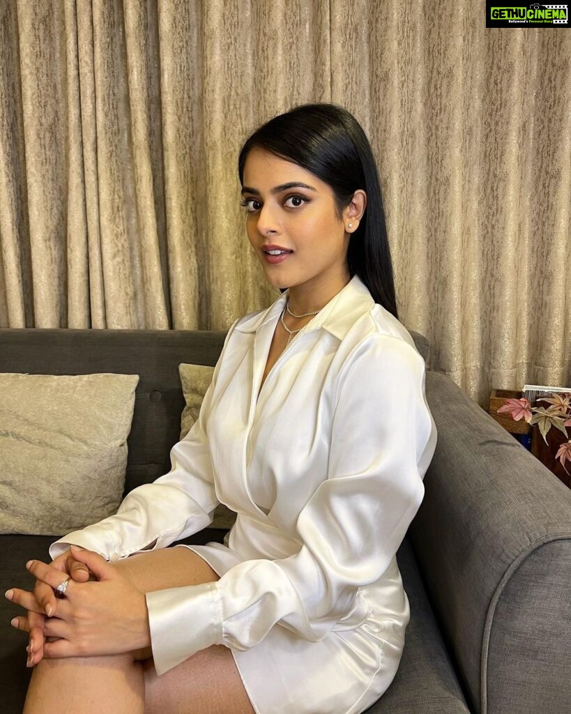 Riddhi Kumar Instagram - Thank you all for the incredible response! I’m immensely honoured to be associated with @revathyasha and @kajol Ma’am. Thank you for the film and the joy you bring through it. Celebrate the joy of living along with Venky this December 9th. 🥳💕 MUA @omni_thakkar Mumbai, Maharashtra