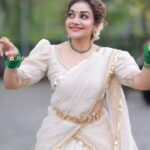 Rimi Tomy Instagram - ചിങം ഒന്ന് 😍🙏🙏happy new year❤️ Wish u all a joyful and prosperous new year @byhand.in @priya_anokhi_ @3leaf_photography @doms.2010 @shoshank_makeup