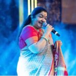 Rimi Tomy Instagram - Happy birthday chitra Chechi 🙏🙏🙏🙏❤️❤️❤️❤️❤️❤️❤️❤️ ഇനിയും ഒരുപാട് വർഷങ്ങൾ ഒരുപാട് ഗാനങ്ങളിലൂടെ ഒരുപാട് സന്തോഷത്തോടെ സമാധാനത്തോടെ ആരോഗ്യത്തോടെ ജീവിക്കാൻ ഈശ്വരനോട് ഞങ്ങൾ പ്രാർത്ഥിക്കുന്നു 🙏🙏🙏🙏 @kschithra