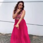Rimi Tomy Instagram - Trending reel#😜😄😄😄 @utsavkochi @shoshank_makeup @priya_anokhi_ @doms.2010