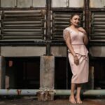 Rimi Tomy Instagram - Never dull your shine for somebody else😊❤️❤️‍🩹 @house_of_zen_official @i_m_shinaz @shoshank_makeup @priya_anokhi_