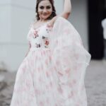 Rimi Tomy Instagram - ❤️❤️ @houseofemkay @priya_anokhi_ @unniharidas43 @brandy_makeup_artist @doms.2010