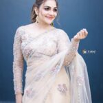 Rimi Tomy Instagram - ❤️‍🩹❤️‍🩹❤️‍🩹 @jeunemaree @3leaf_photography @adorebypriyanka @shoshank_makeup @doms.2010 Mazhavil Manorama Studio