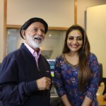 Rimi Tomy Instagram - Jerry Amaldev sir കൂടെ ഒരിക്കൽ കൂടി ഒരു സോങ് record ചെയ്യാൻ സാധിച്ചതിൽ ഒരുപാട് സന്തോഷം ഒപ്പം ദൈവത്തിനോട് നന്ദി പറയുന്നു 🙏🙏. ആയിരം കണ്ണുമായ് ,മിഴിയോരം ,മഞ്ഞണിക്കൊമ്പിൽ തുടങ്ങിയ മലയാളി എന്നും നെഞ്ചോടു ചേർക്കുന്ന കുറച്ചു ഗാനങ്ങൾ മതി ഇദ്ദേഹത്തെ എന്നും തൊഴുകൈയ്യോടെ ഓർക്കുവാൻ 🙏🙏🥰🥰 Thanq advocate Subal Paul ❤️