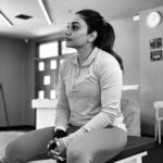 Rimi Tomy Instagram - To look n feel great ,n stay healthy as I get older✌️🧿🧿❤️ All progress takes place outside the comfort zone .when u feel like quitting ,think about why u started.it's not just good for your physical body.Exercising regularly also promotes sound mental health .it relieves tension ,anxiety ,stress,irritability through endorphins released by the brain.Healthy movement may include sports ,yoga,running,walking,dance or other activities you enjoy😍✌️🥰🥰👍 Enikum motivation tharan marakanda to😃