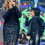 Rimi Tomy Instagram - Being on stage is magic❤️✌️ Thanq for being so awesome . Me along with my band and the whole team is grateful for your love❤️❤️🙏🥰✌️👍banglore #concerts #livemusic #love #vibrant #crowd