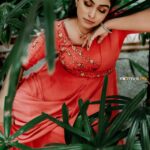 Rini Raj Instagram - 💃 . . . 👗 @aalaadesigners ❣️ 📸 @aneesh_motive_pix ❣️