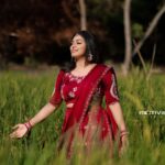 Rini Raj Instagram - 🌾 . . . 👗 @houseofemkay ❣️ 📸 @aneesh_motive_pix ❣️ #reelsinstagram #trendingreels #reelitfeelit