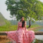 Rini Raj Instagram - 𝐍𝐚𝐭𝐮𝐫𝐞 🌳 . . . 👗 @avanthikaboutique ❣️ 📸 @nandagopan_photography ❣️