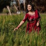 Rini Raj Instagram - 🌾 . . . 👗 @houseofemkay ❣️ 📸 @aneesh_motive_pix ❣️