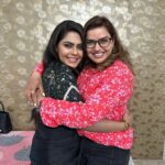 Rinku Ghosh Instagram - Words cannot describe the feeling when you see your friend after sooo soooo long. Thank you @madhhuis for making this short but sweet visit I know you just came to see me even if it was for a short while😘😘😘. And of course the pastries you got 😋😋😋😋
