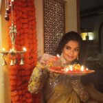 Rinku Ghosh Instagram – Sabhi ko Deepawali ki Dheron Shubhkamnaye, Aap Shabi ka jeevan Diye ki tarah Jagmagata rahe.