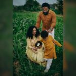 Rishab Shetty Instagram - Family💞 Photography @pixels_planet #familytime #ranvitshetty #raadyashetty #rishabshetty #pragatishetty #family