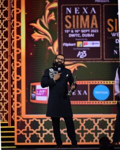 Rishab Shetty Instagram - ಜನರ ಮನ್ನಣೆಯಿಂದ ಸಿಕ್ಕ ಪ್ರೀತಿಯೇ, ಕಾಂತಾರದ ಯಶಸ್ಸಿಗೆ ಕಾರಣ, ಸೈಮ ಅವಾರ್ಡ್ಸ್ ನಲ್ಲಿ ಅತ್ಯುತ್ತಮ ನಿರ್ದೇಶನ, ಪಾಥ್ ಬ್ರೇಕಿಂಗ್ ಸ್ಟೋರಿ  ಹಾಗು ಅತ್ಯುತ್ತಮ ನಟ,ನಟಿ, ಖಳನಟ, ಹಾಸ್ಯನಟ, ಸಂಗೀತ ನಿರ್ದೇಶಕ, ಗಾಯಕ, ಸಾಹಿತಿ ಸೇರಿದಂತೆ ಒಟ್ಟು ಹತ್ತು ಪ್ರಶಸ್ತಿ ಗಳನ್ನು ಪಡೆದಿದೆ. 
ಮನ ತುಂಬಿ ಬಂದಿದೆ, ಜವಾಬ್ದಾರಿ ಹೆಚ್ಚಿಸಿದೆ. ನಿಮ್ಮ ಪ್ರೀತಿ, ಆಶೀರ್ವಾದ ಹೀಗೇ ಇರಲಿ. ಈ ಎಲ್ಲಾ ಯಶಸ್ಸನ್ನು ದೈವ ನರ್ತಕರು, ಅಪ್ಪು ಸರ್ ಹಾಗೂ ಕನ್ನಡಿಗರಿಗೆ  ಸಮರ್ಪಣೆ.

"Kantara" continues to receive an abundance of love to this day. Receiving 10 SIIMA awards was an incredible honor. With even greater strength, love, and blessings, let's embark on the journey for part 2.

@vkiragandur @hombalefilms @sapthami_gowda @hombalegroup @aafilms.official @chaluvegowda @b_ajaneesh @actorkishore @kantarafilm
#SIIMA2023 #KANTARA #A23SIIMAWeekend
#SouthIndianAwards