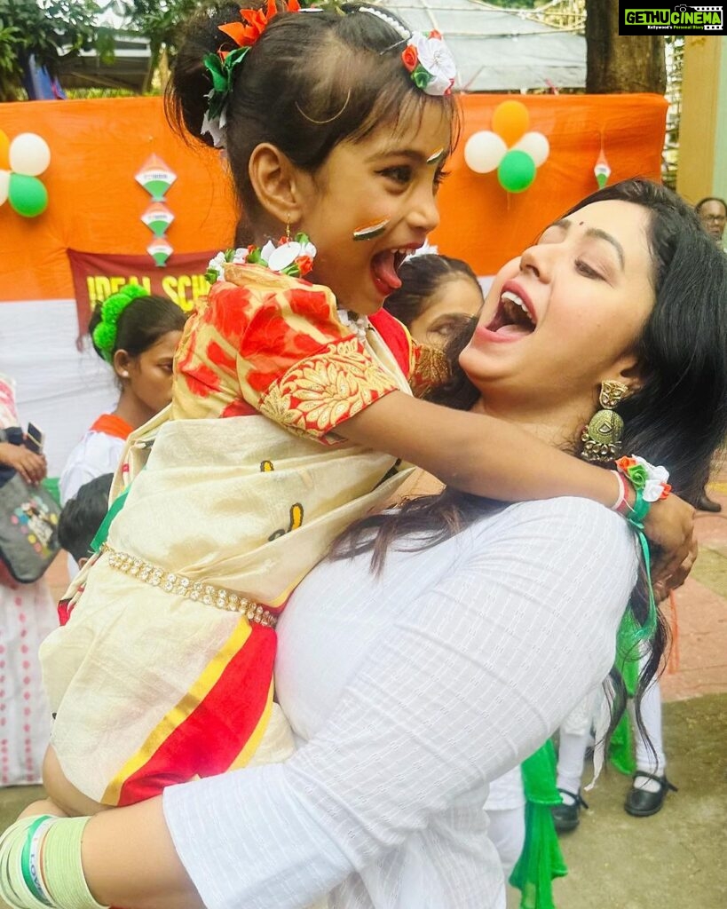 Ritabhari Chakraborty Instagram - For me - Freedom means building a safe and better future for my children - work towards building a better India with them - for them🧡🤍💚Independence day celebration at my school - Ideal School For the deaf. Ideal School for the Deaf
