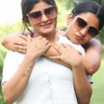 Ritu Singh Instagram - A group of three is always the best #threegirls #oneofthree #wildandthree #justthethreeofus #roundthree #thesethree #girlsgirlsgirls #girlsday #friendstime #captions #timepiece #special_shots #beauties😍 Special thanks to @pankaj_saxena_photographer 💫